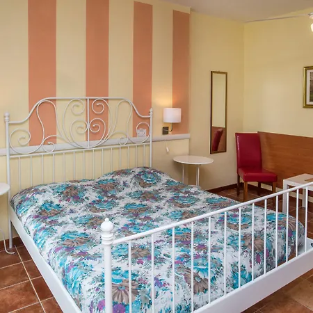 Madonna Della Neve 2* Pettenasco