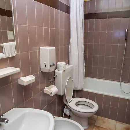 Madonna Della Neve Otel Pettenasco