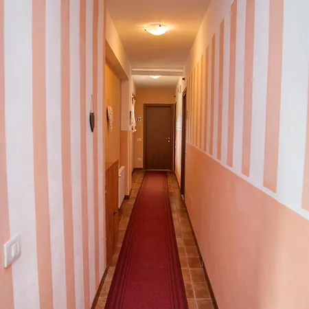 Madonna Della Neve 호텔 페텐나스코